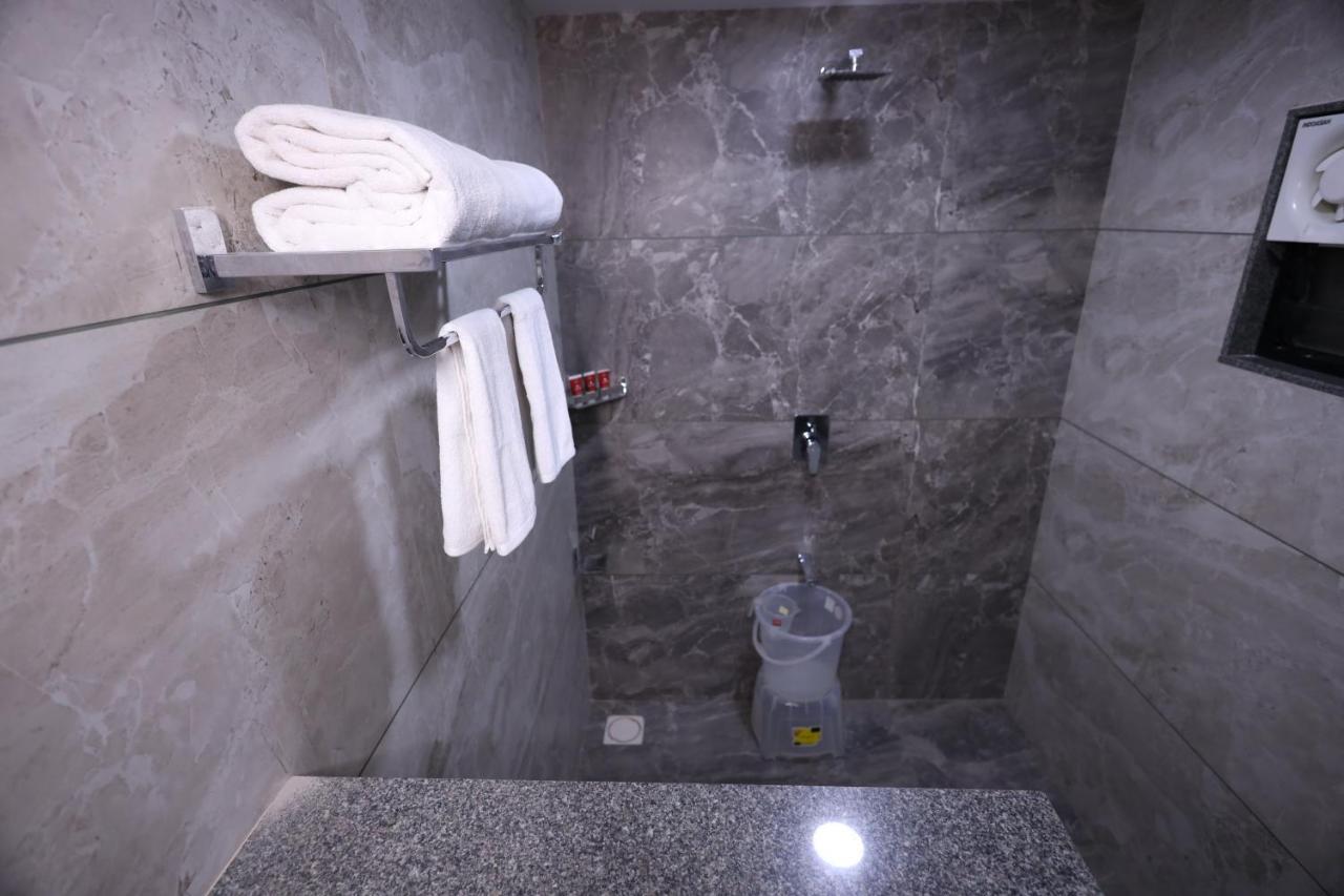 Lords Eco Inn Navsari Экстерьер фото