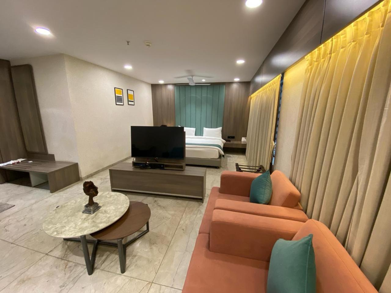 Lords Eco Inn Navsari Экстерьер фото