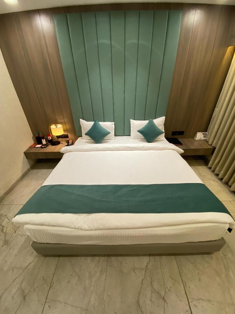 Lords Eco Inn Navsari Экстерьер фото