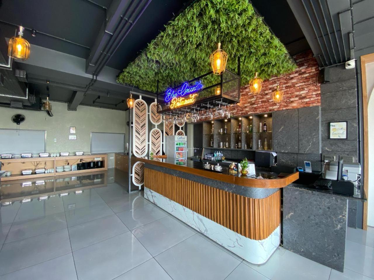Lords Eco Inn Navsari Экстерьер фото