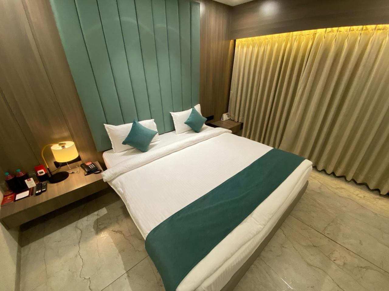 Lords Eco Inn Navsari Экстерьер фото
